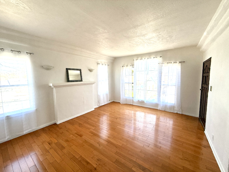 2817 S Sycamore Ave in Los Angeles, CA - Building Photo