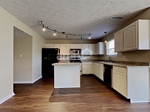 13373 Smokey Quartz Ln in Fishers, IN - Foto de edificio - Building Photo