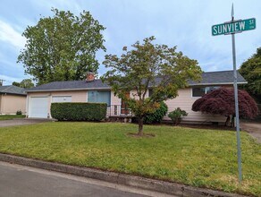 850 Sunview St in Eugene, OR - Building Photo - Building Photo