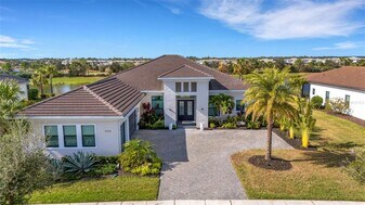 8921 Artisan Wy in Sarasota, FL - Building Photo