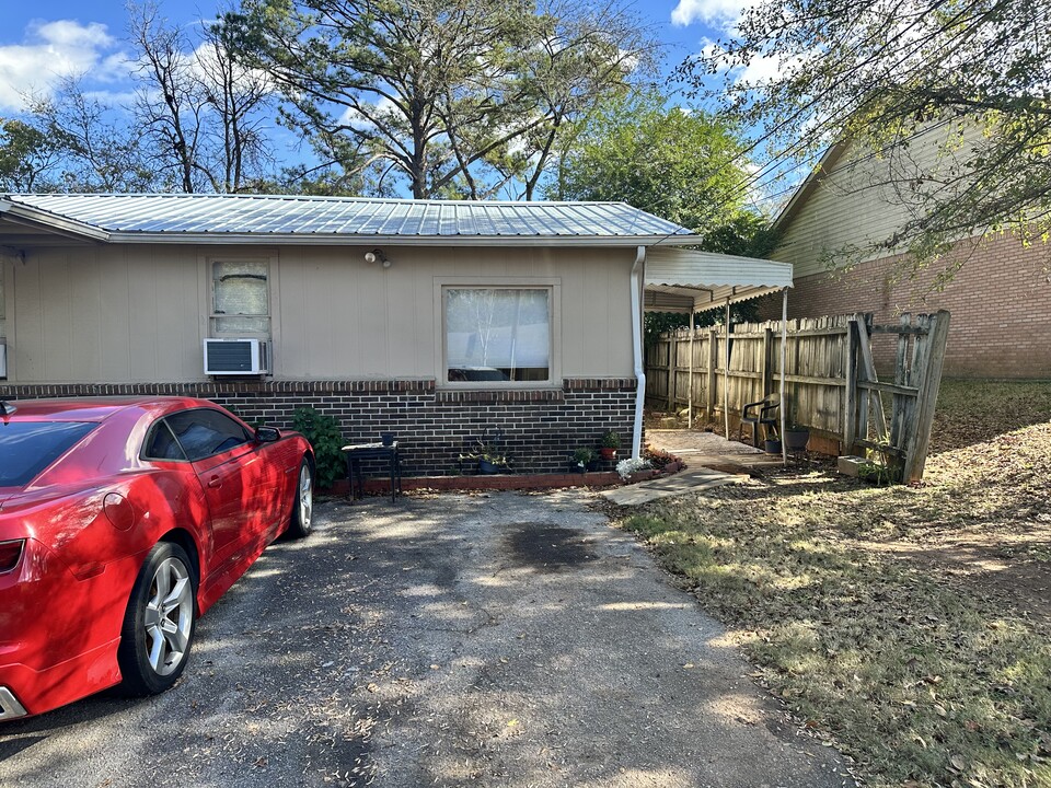 195 Melton St in Montevallo, AL - Building Photo