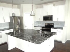 11310 Leland Groves Dr in Riverview, FL - Building Photo - Building Photo