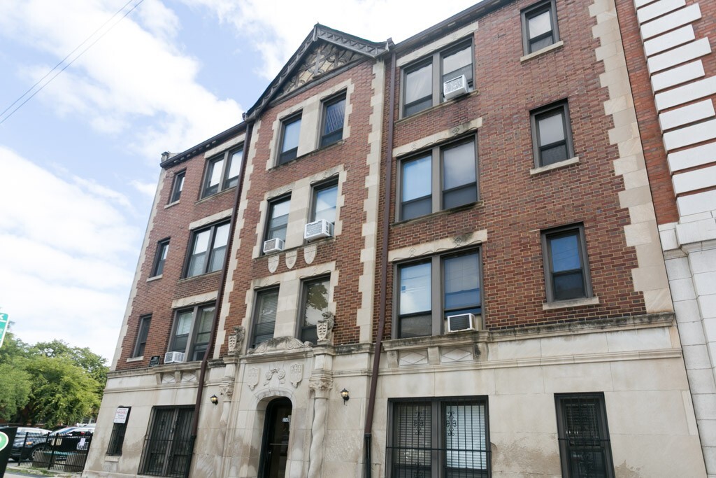 3345 N Marshfield Ave in Chicago, IL - Building Photo