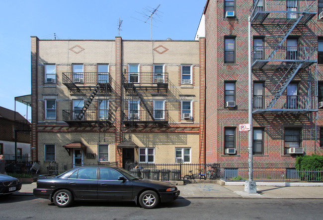 1728 80th St in Brooklyn, NY - Foto de edificio - Building Photo