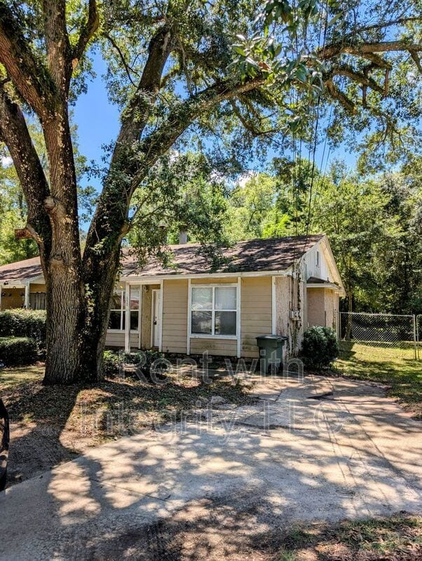property at 1550 Blountstown St