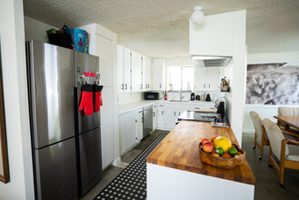 957 NW 62nd St, Unit downstair unit in Seattle, WA - Building Photo - Building Photo