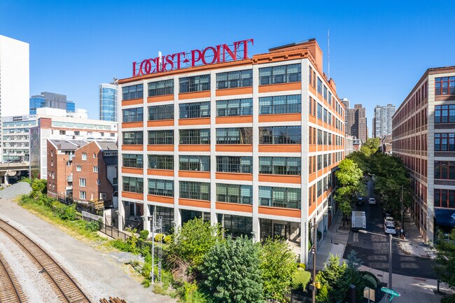 Locust Point in Philadelphia, PA - Foto de edificio - Building Photo