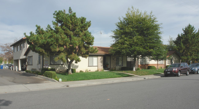 Village Patio Homes & Apartments in Los Gatos, CA - Building Photo - Building Photo