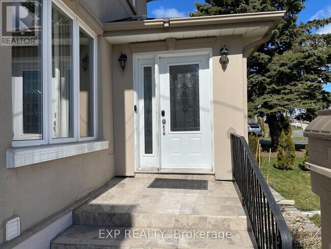 1084 Haig Blvd in Mississauga, ON - Building Photo - Building Photo