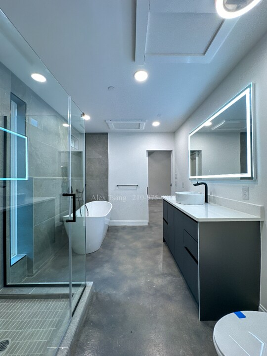 630 Montana St in San Antonio, TX - Building Photo
