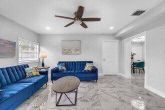 340 SE 3rd Ct in Deerfield Beach, FL - Building Photo - Building Photo