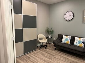 212 Paramount in Irvine, CA - Building Photo - Building Photo