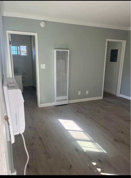 20033 Saticoy St in Los Angeles, CA - Building Photo