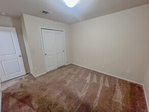 324 Druse Ln in Jarrell, TX - Building Photo - Building Photo