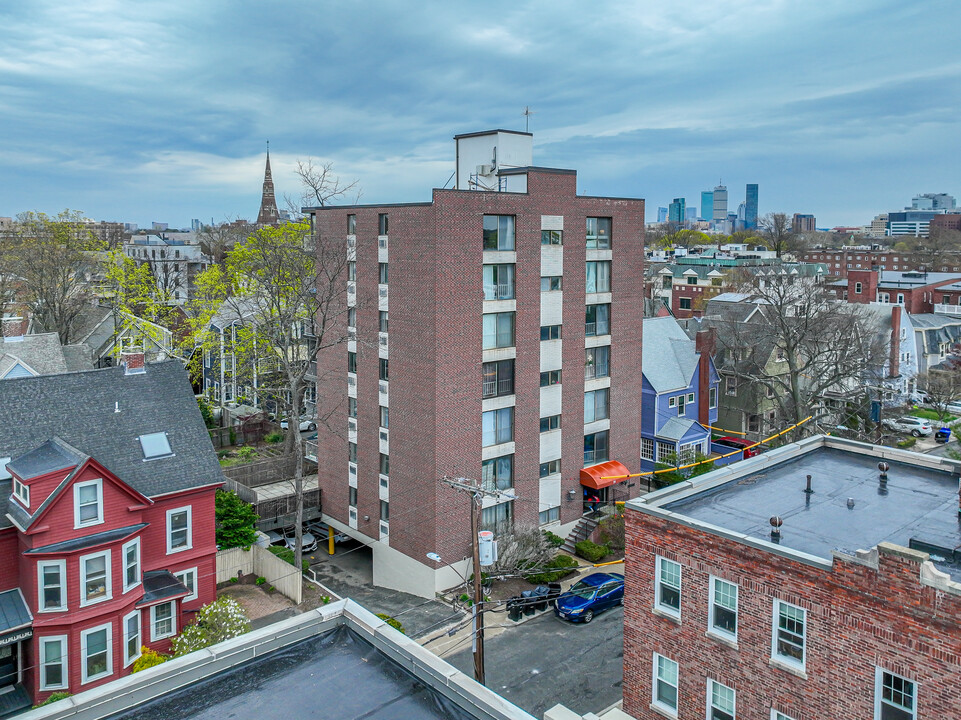 Harris House in Brookline, MA - Building Photo