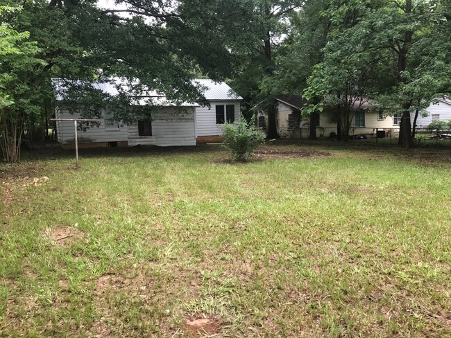 512 Jefferson Pl in Atlanta, TX - Building Photo - Building Photo