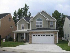 3160 Landing Falls Ln in Raleigh, NC - Foto de edificio - Building Photo