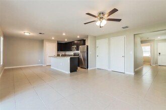 2479 Caspian Dr in Lakeland, FL - Building Photo - Building Photo
