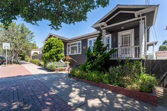 744-746 Lighthouse Ave in Pacific Grove, CA - Building Photo - Building Photo
