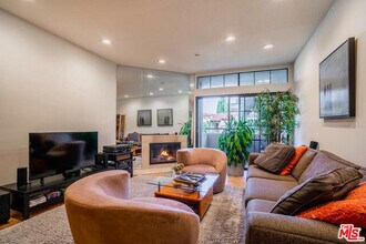 200 N Swall Dr-Unit -302 in Beverly Hills, CA - Building Photo - Building Photo