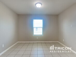 652 Totem Trail Dr in La Marque, TX - Building Photo - Building Photo