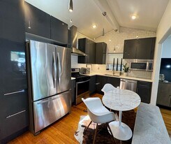 1810 Newton St in Austin, TX - Building Photo