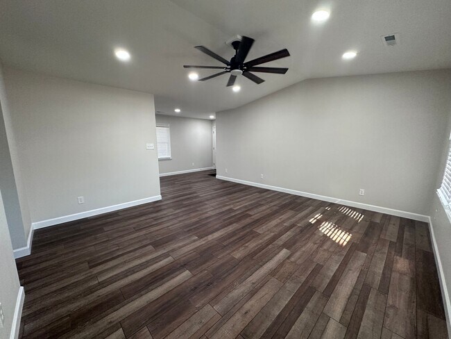 3710 Cherry Blossom Ln in Hope Mills, NC - Building Photo - Building Photo