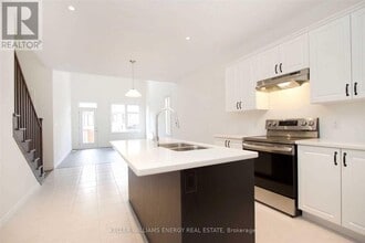 407 Northglen Blvd in Bowmanville, ON - Building Photo - Building Photo