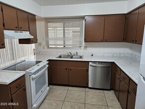 6557 S La Rosa Dr in Tempe, AZ - Building Photo - Building Photo