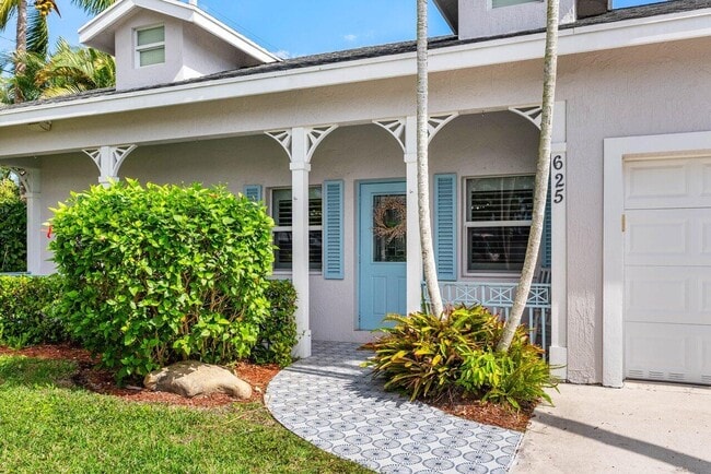 625 NE 7th Ave in Delray Beach, FL - Building Photo - Building Photo