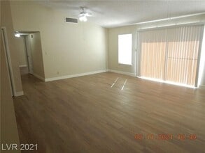 1013 Neil Armstrong Cir in Las Vegas, NV - Building Photo - Building Photo