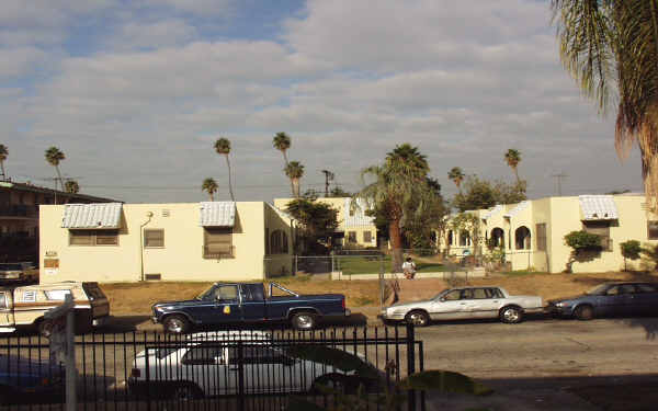 1141--1147 S Norton Ave in Los Angeles, CA - Building Photo - Building Photo