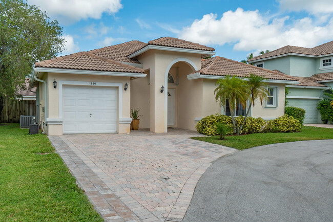 1840 Capeside Cir in Wellington, FL - Foto de edificio - Building Photo