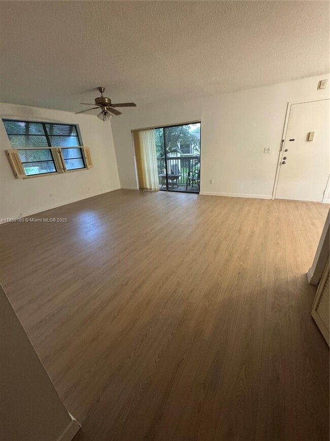 7905 SW 86th St in Miami, FL - Building Photo - Building Photo