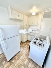 1220 1/2 E 1st St in Long Beach, CA - Building Photo - Building Photo