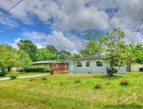 3919 Skycrest Dr in Jacksonville, FL - Building Photo - Building Photo