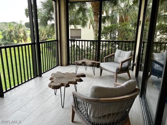 7032 Pelican Bay Blvd in Naples, FL - Building Photo