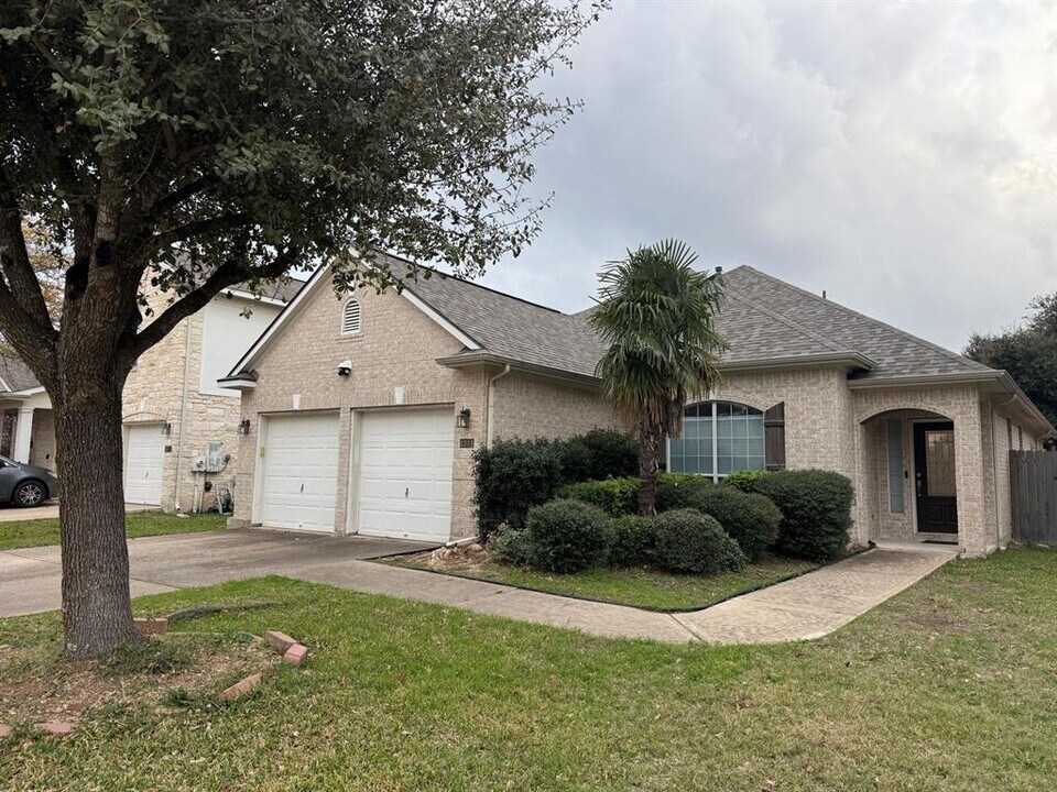 1304 Walnut Cove in Cedar Park, TX - Building Photo