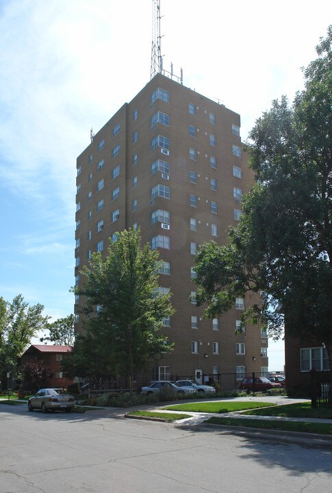 O E A Condominiums in Omaha, NE - Foto de edificio