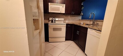 5835 Washington St in Hollywood, FL - Building Photo - Building Photo