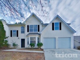 5431 Sapphire Cir in Ellenwood, GA - Building Photo