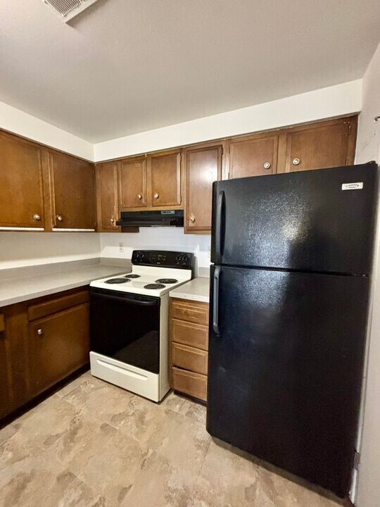 11 Gloucester Ave in Tonawanda, NY - Building Photo