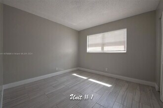 7610 SW 10th St-Unit -2 in North Lauderdale, FL - Building Photo - Building Photo