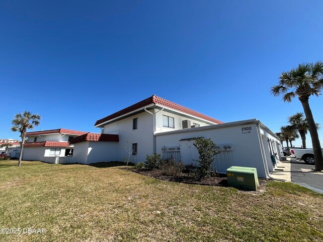 property at 3900 S Ocean Shore Blvd