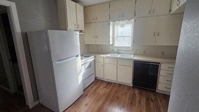 1204 N Cleveland in Wichita, KS - Building Photo - Building Photo