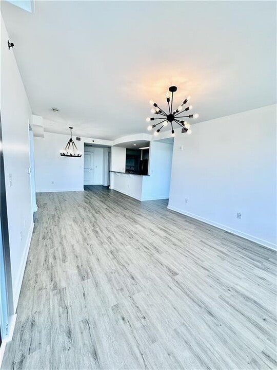 3338 Peachtree Rd NE in Atlanta, GA - Building Photo
