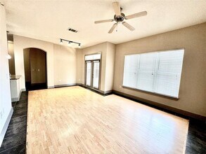 3660 Richmond Ave. in Houston, TX - Building Photo - Building Photo