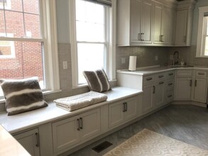 237 Winchester St in Brookline, MA - Building Photo - Building Photo
