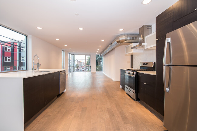 1444 N 7th St, Unit 2