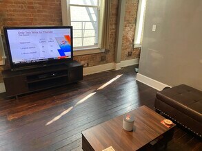 256 Warner St in Cincinnati, OH - Foto de edificio - Building Photo